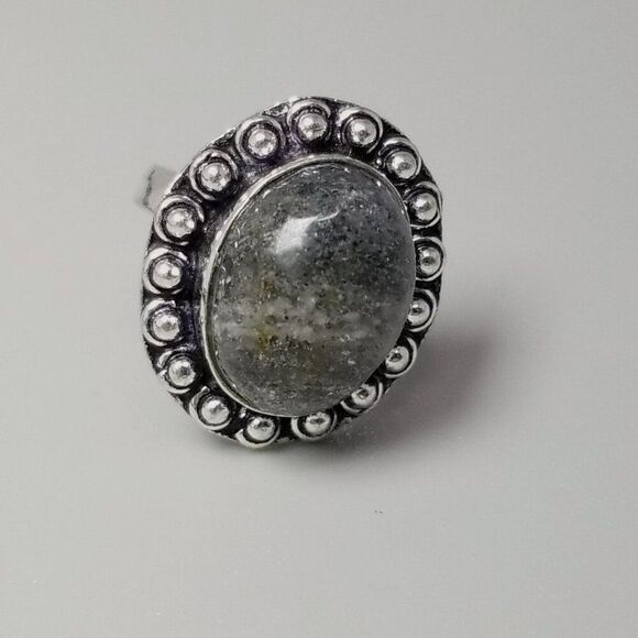Vintage Gray Oval Cabochon Stone Ring, Bezel Set Silver Tone Size 6.5 Band - Picture 2 of 8